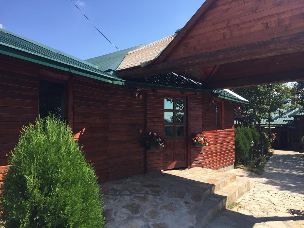 Etno Restoran Ranc Motel Radibus Kültér fotó
